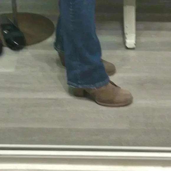 CLARKS - WOMENS CARLETA LYON LOW BOOT SIZE 8 - Picture 7 of 9